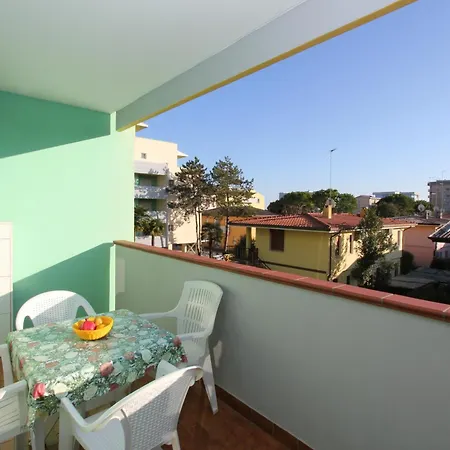 Montecarlo Apartment *